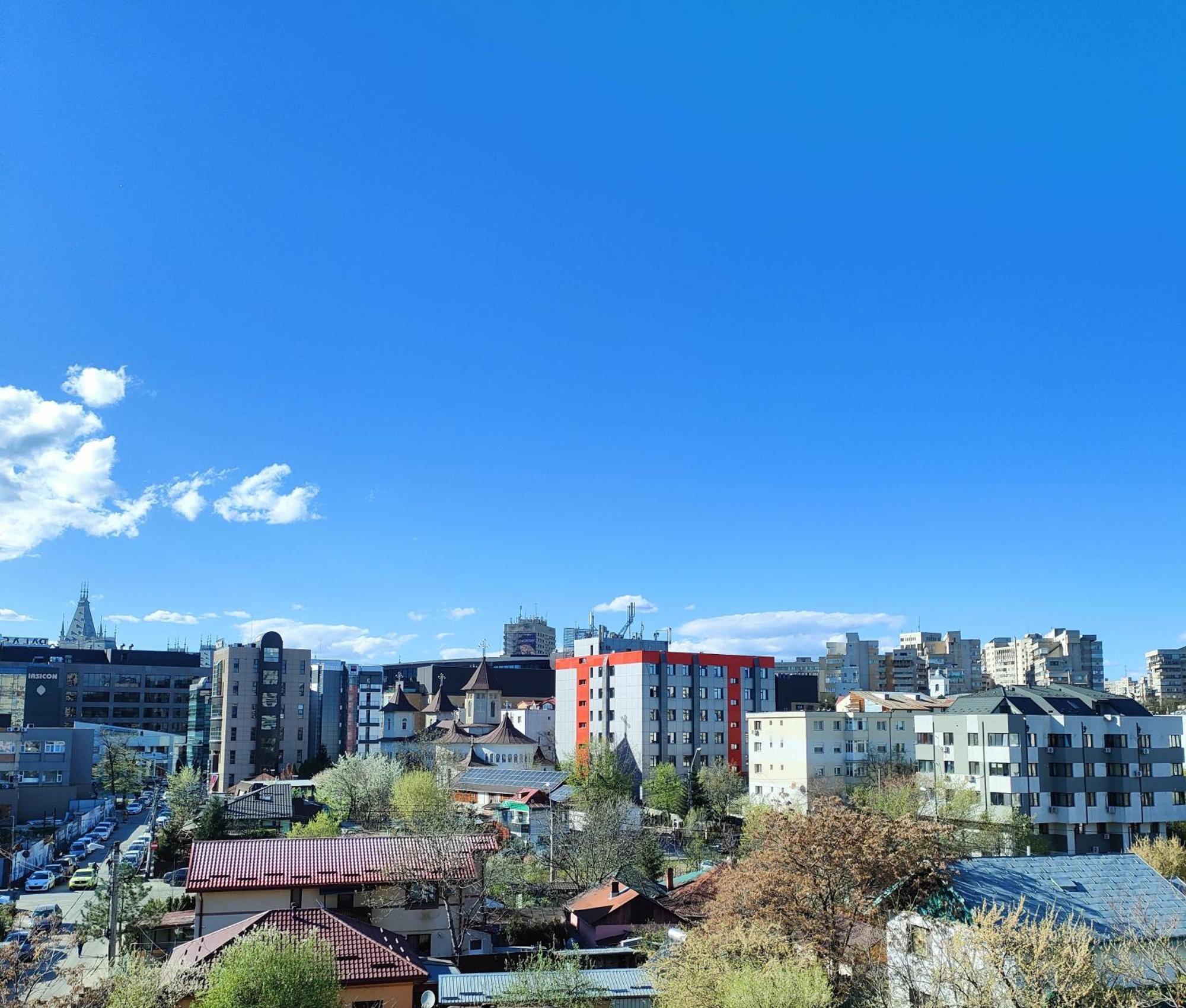 Central Apartament ยาช ภายนอก รูปภาพ